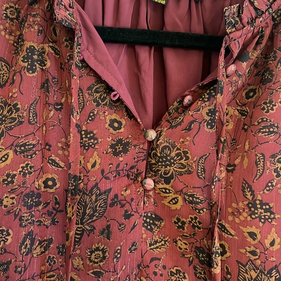 Sugarlips Floral Blouse - Picture 4 of 4